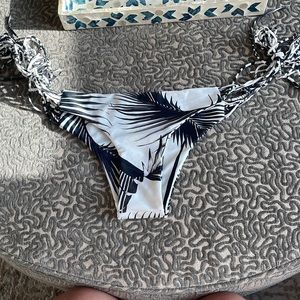 NEW Mikoh bikini bottom size large